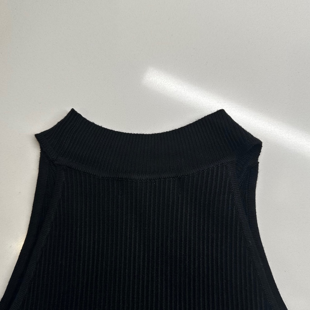 House of Harlow 1960 Black Ribbed Sleeveless Crop top - Picture 3 of 3